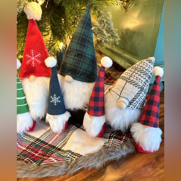 Target Wondershop 10 Weighted Stuffed Christmas Holiday Gnomes 4 Large 6 Small - Picture 3 of 4